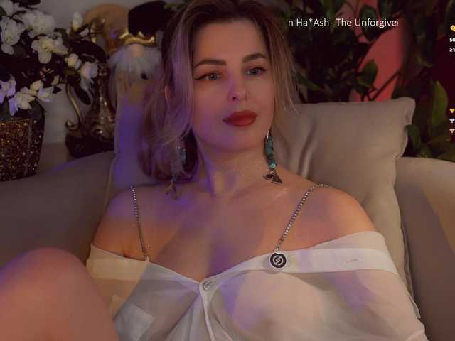 -Queen-Maria-'s BongaCams show and profile