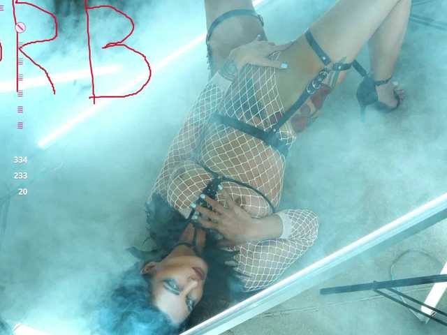  -Queen-Maria- chat room