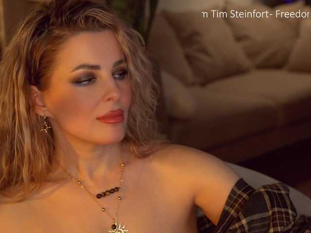 -Queen-Maria-'s BongaCams show and profile