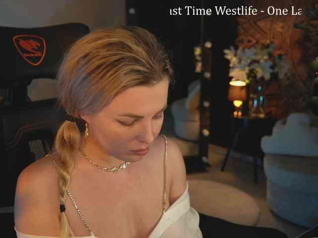 _Lady_M_ webcam