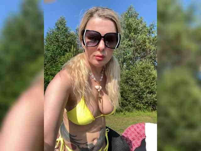 _Lady_M_ webcam