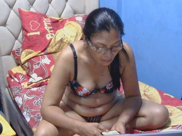 hOtGranny4u's BongaCams show and profile