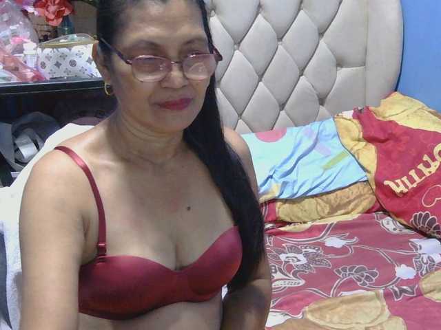 hOtGranny4u's BongaCams show and profile