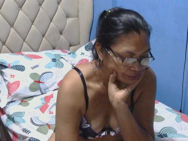 hOtGranny4u's BongaCams show and profile