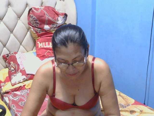 hOtGranny4u's BongaCams show and profile
