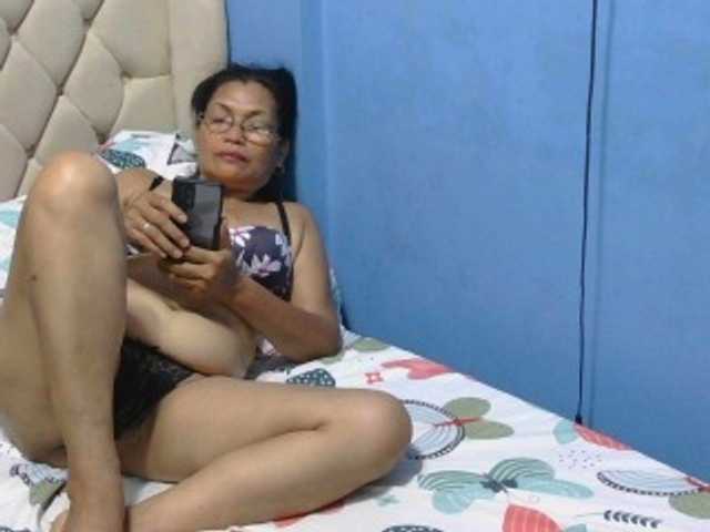 hOtGranny4u's BongaCams show and profile