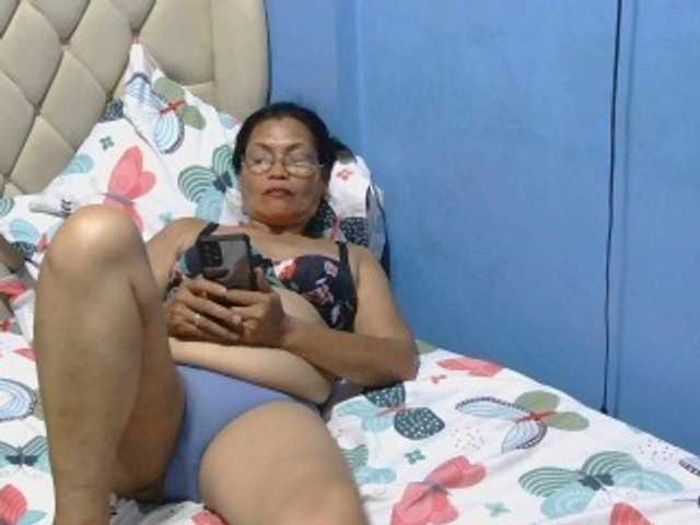 hOtGranny4u's BongaCams show and profile