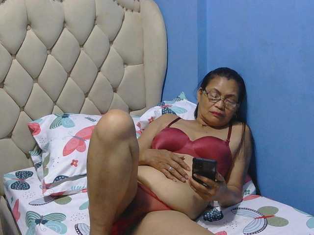 hOtGranny4u's BongaCams show and profile