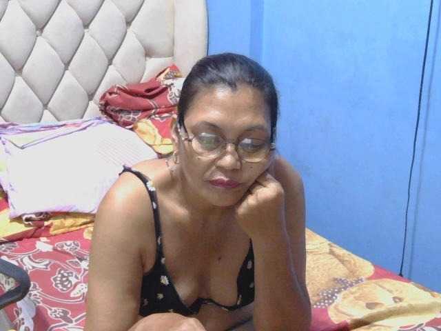 hOtGranny4u's BongaCams show and profile