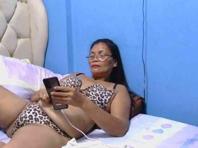 hOtGranny4u webcam