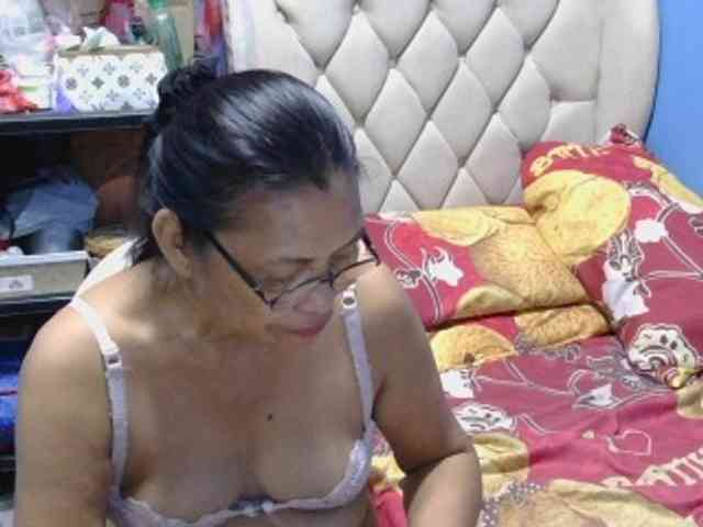 hOtGranny4u hOtGranny4u