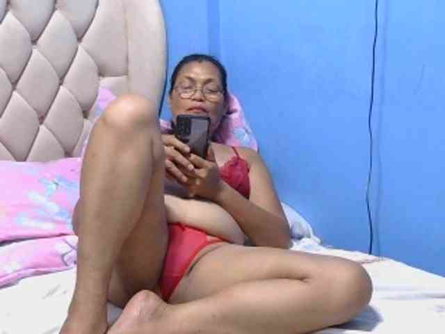 hOtGranny4u Live Webcam on BongaCams