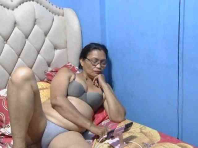 hOtGranny4u hOtGranny4u