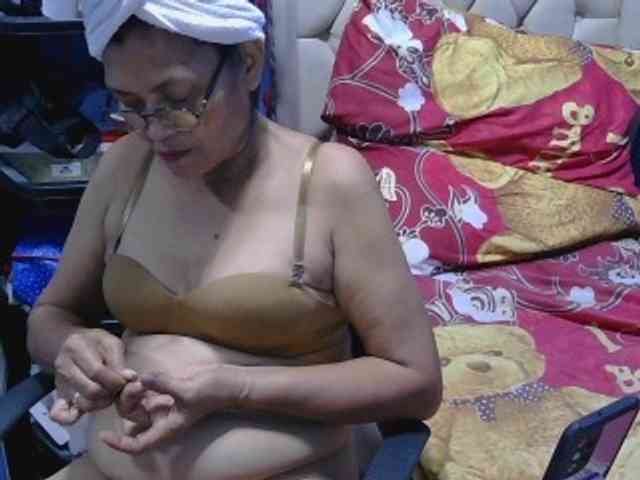 hOtGranny4u hOtGranny4u