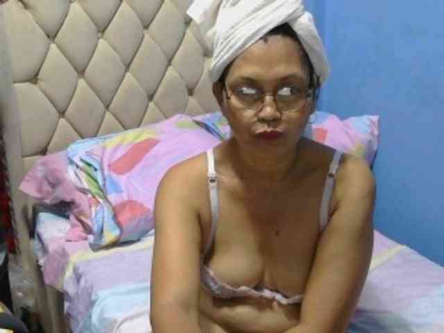 hOtGranny4u webcam