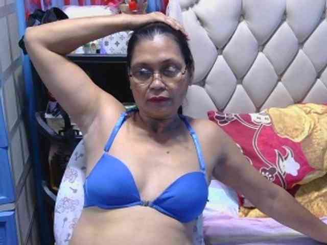 hOtGranny4u webcam