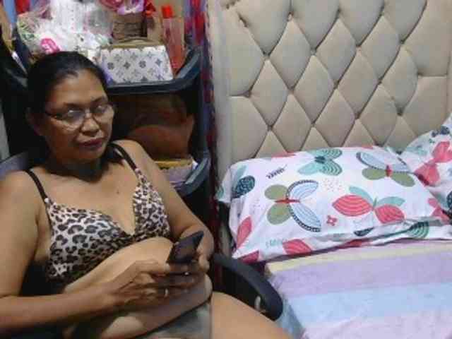 hOtGranny4u webcam