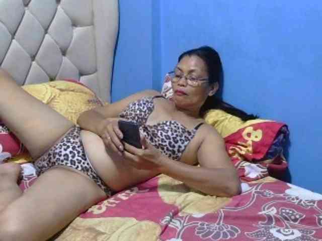 hOtGranny4u hOtGranny4u