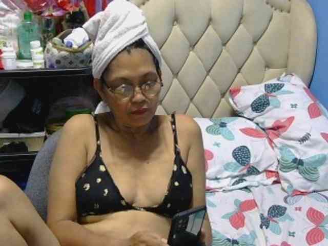 hOtGranny4u hOtGranny4u