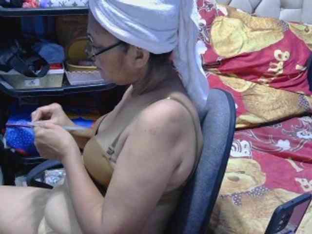 hOtGranny4u hOtGranny4u