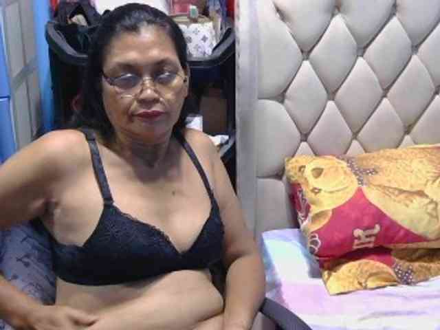 hOtGranny4u webcam