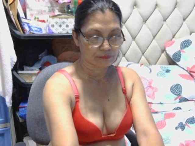 hOtGranny4u hOtGranny4u