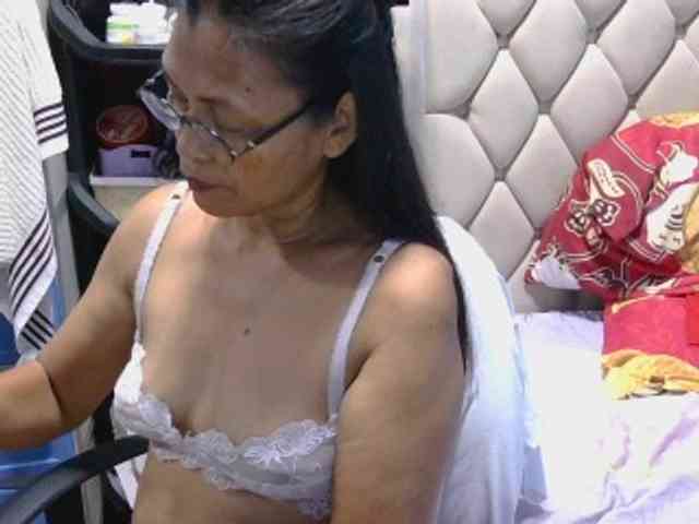 hOtGranny4u webcam
