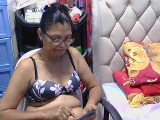 hOtGranny4u hOtGranny4u