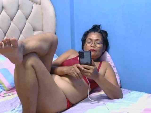 hOtGranny4u webcam