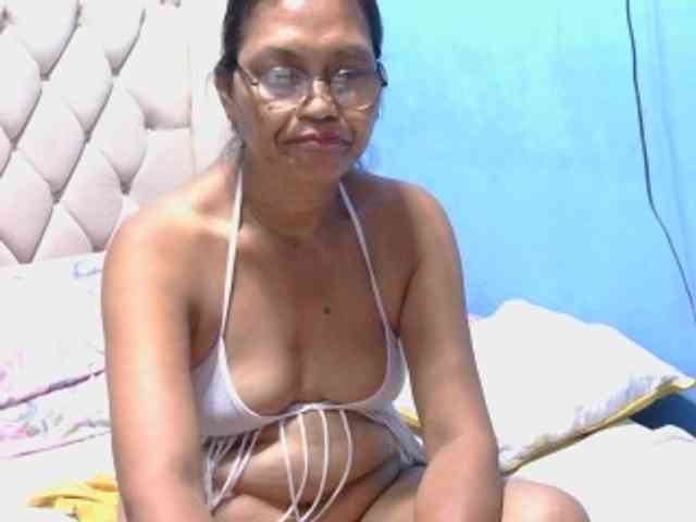 hOtGranny4u webcam