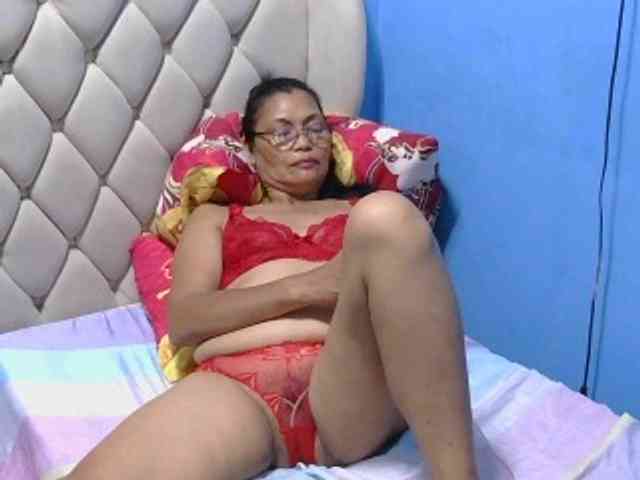 hOtGranny4u webcam