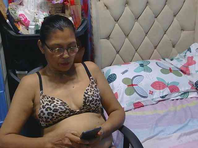 hOtGranny4u webcam