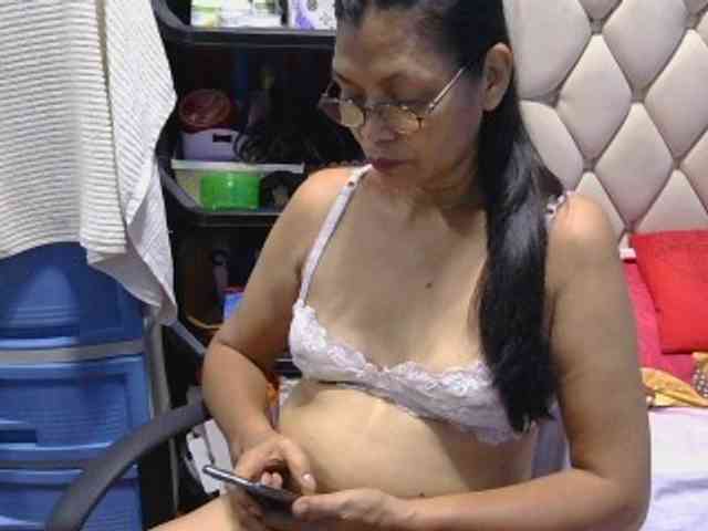 hOtGranny4u webcam