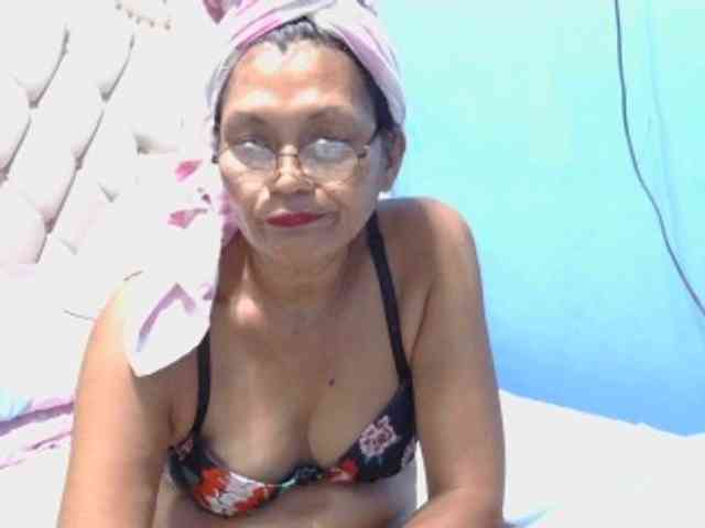 hOtGranny4u webcam