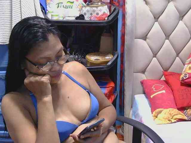 hOtGranny4u's webcam live show