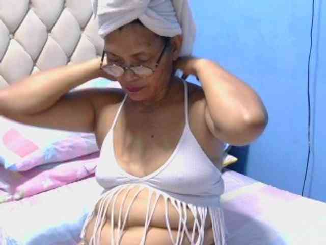 hOtGranny4u webcam