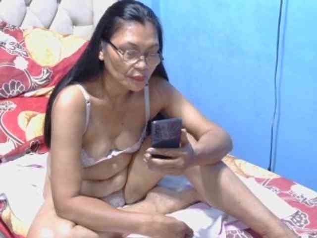 hOtGranny4u webcam