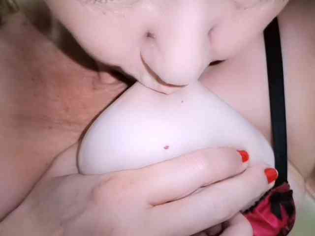 AlinAndLiana Live Webcam on BongaCams