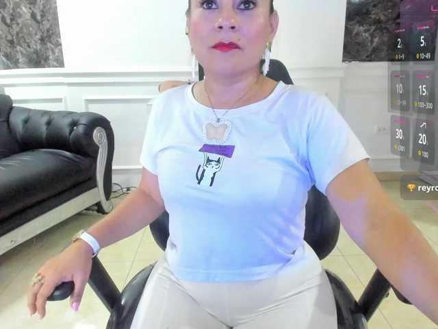 Ladyxmilf's BongaCams show and profile