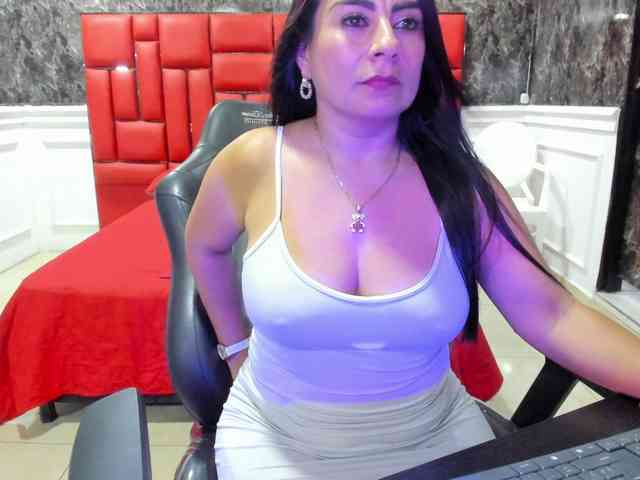 Ladyxmilf webcam