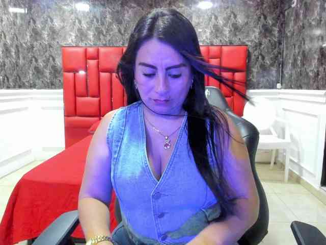 Ladyxmilf webcam