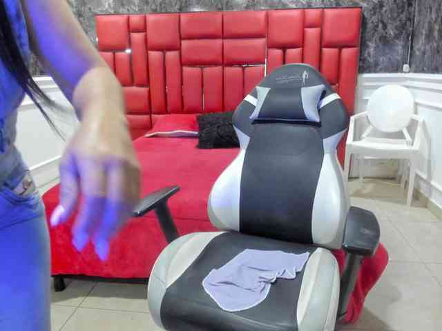 Ladyxmilf webcam