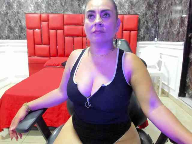 Ladyxmilf webcam