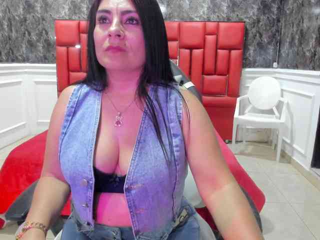 Ladyxmilf webcam