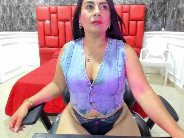 Ladyxmilf webcam