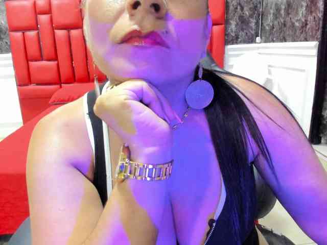Ladyxmilf webcam