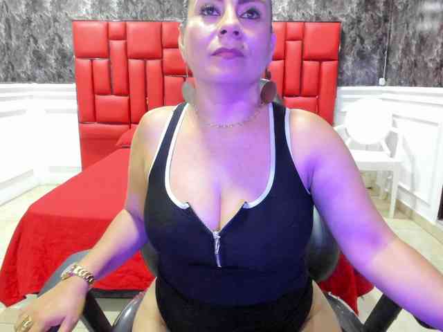 Ladyxmilf webcam