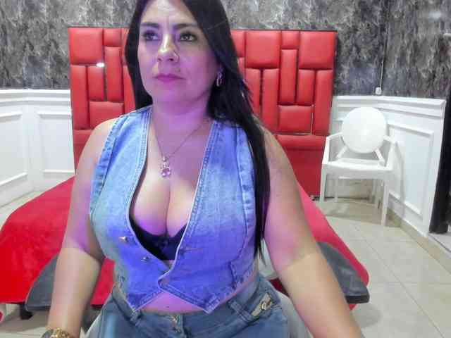 Ladyxmilf webcam