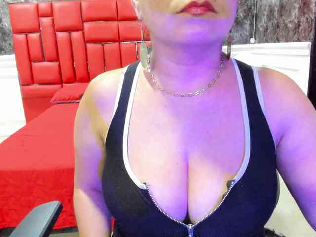 Ladyxmilf webcam