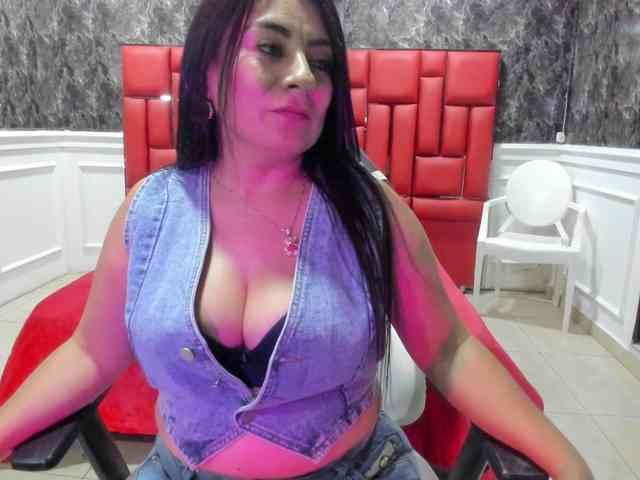 Ladyxmilf webcam